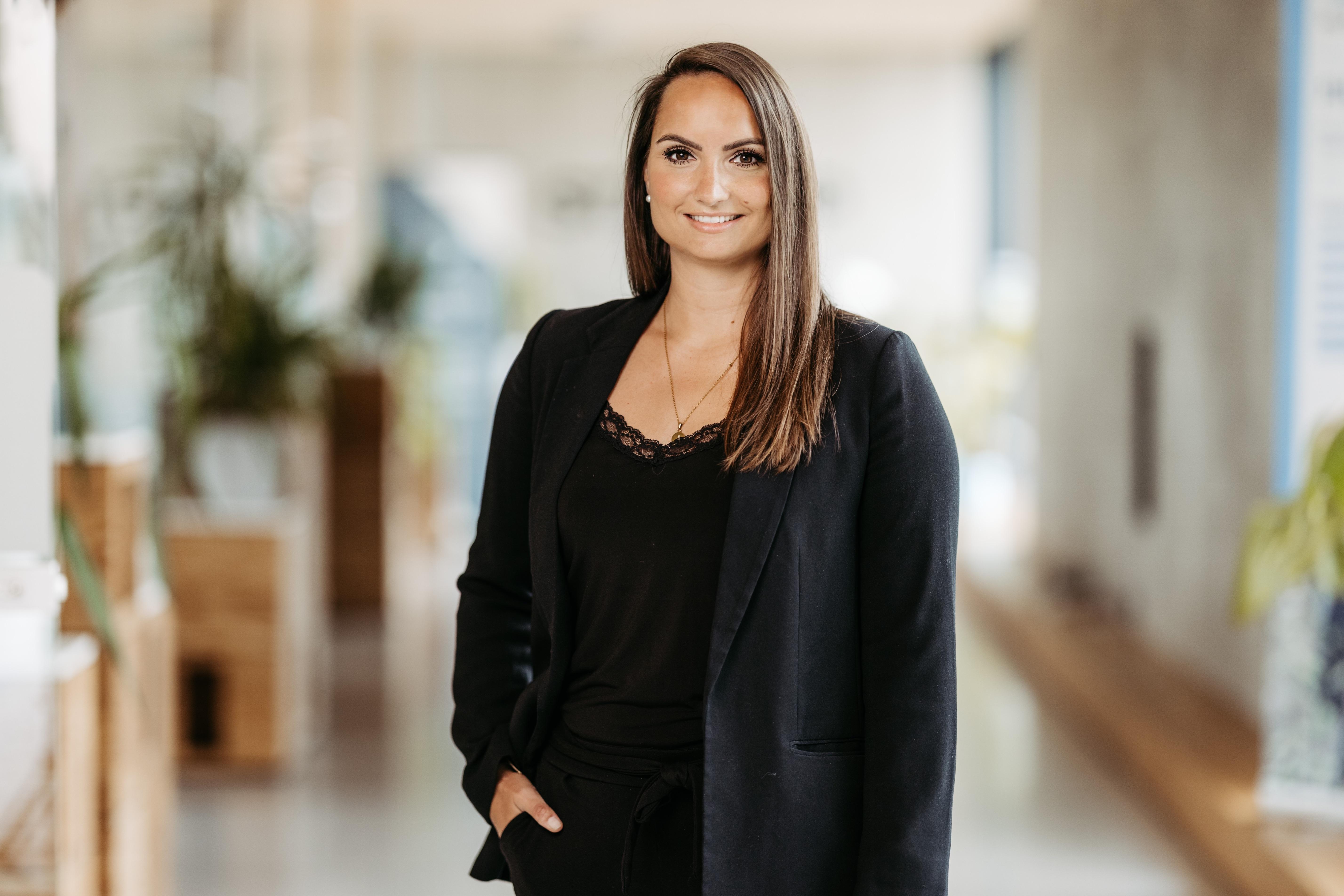 Portrait Julia Eisner MA.