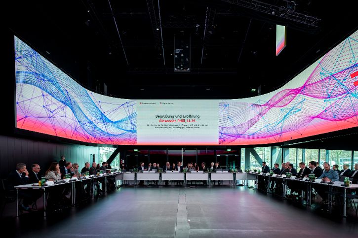 KI Konklave 2026 &copy;  Florian Schroetter 