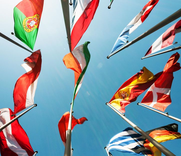 Flaggen international © AdobeStock_244007285 by marqs - 244007285