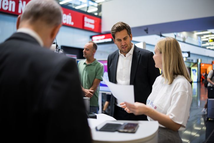 Start der ID-Austria Servicetour 2025 © Christopher Dunker - BKA
