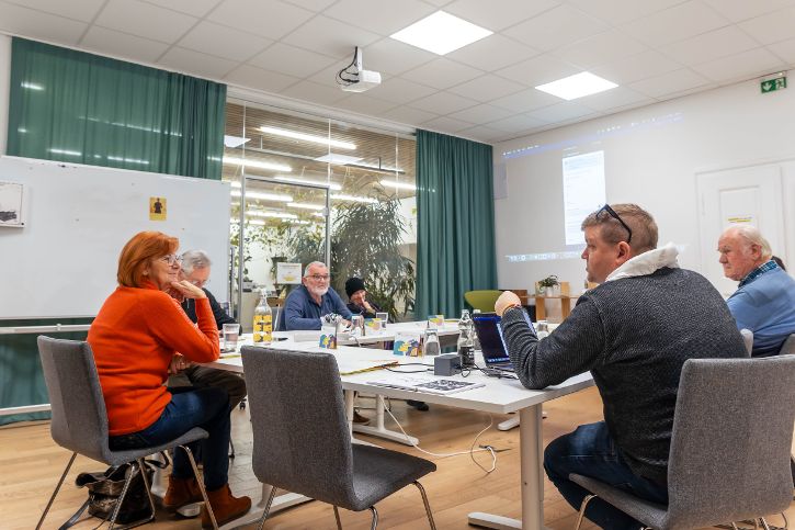 Teilnehmende einer Digital Überall PLUS Workshopreihe ©  recreate 