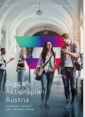 Vier Studenten stehen im Eingangsbereich einer Universität und unterhalten sich. Im Hintergrund sieht man die Digital Austria Flagge.