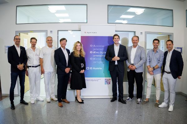 ID Austria Servicetour Rehaklinik Laab im Walde: Am 15. Juli 2026 nahm Staatssekretär Alexander Pröll (r.) an der ID Austria Servicetour 2026 in der Rehaklinik Laab im Walde teil.
