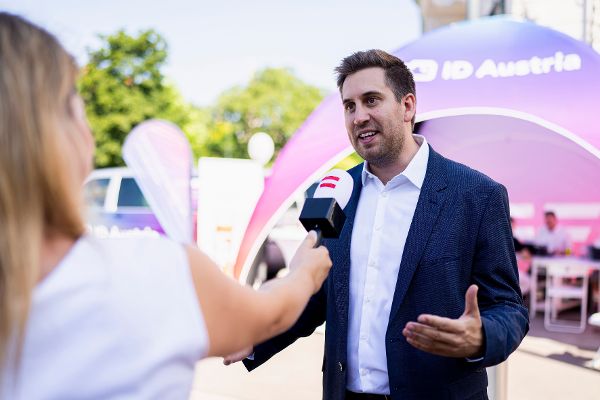 Start der ID Austria Servicetour 2026. Am 29. Juni 2026 nahm Staatssekretär Alexander Pröll (im Bild) am Start der ID Austria Servicetour 2026 teil.