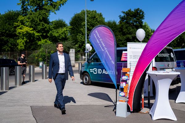 Start der ID Austria Servicetour 2026. Am 29. Juni 2026 nahm Staatssekretär Alexander Pröll (im Bild) am Start der ID Austria Servicetour 2026 teil.