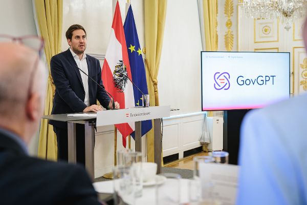 Präsentation von GovGPT &copy; Valentin Brauneis  - BKA/Valentin Brauneis 