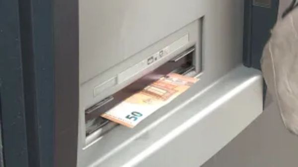 Geldausgabe beim Bankomat