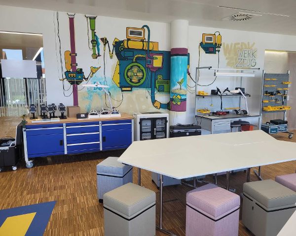 Das FabLab mit diversen Produktionstools &copy;  thumbnail_FabLab (c) Wissenschaft und Forschung_Land NÖ 