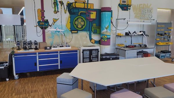 FabLab mit diversen Produktionstools ©  FabLab Wissenschaft und Forschung Land NÖ 