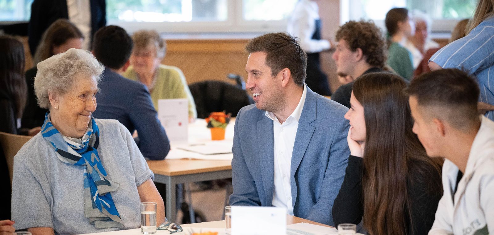 Staatssekretär Pröll beim #GemeinsamDigital Schulbesuch &copy;  BKA/Paul Gruber 