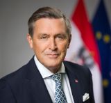 Porträt Peter Hanke, Bundesminister für Innovation, Mobilität und Infrastruktur