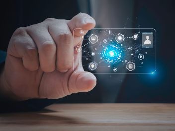 Hologramm mit Übersicht eines digitalen Ausweises und deren vernetzten Services. © Apichet  - AdobeStock 