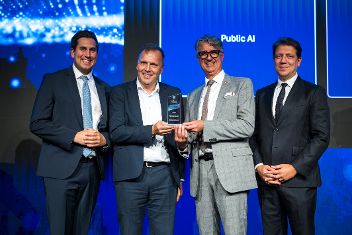 Alexander Pröll, Roland Ledinger, Wolfgang Ebner und Wolfgang Wisek nehmen den Preis entgegen 