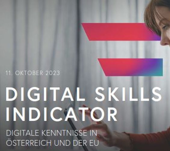 Das Bild zeigt eine Person leicht angeschnitten rechts im Bild mit dem Schriftzug "Digital Skills Indicator" 